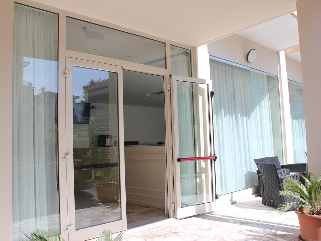 Hotel Marina Ρίμινι Εξωτερικό φωτογραφία